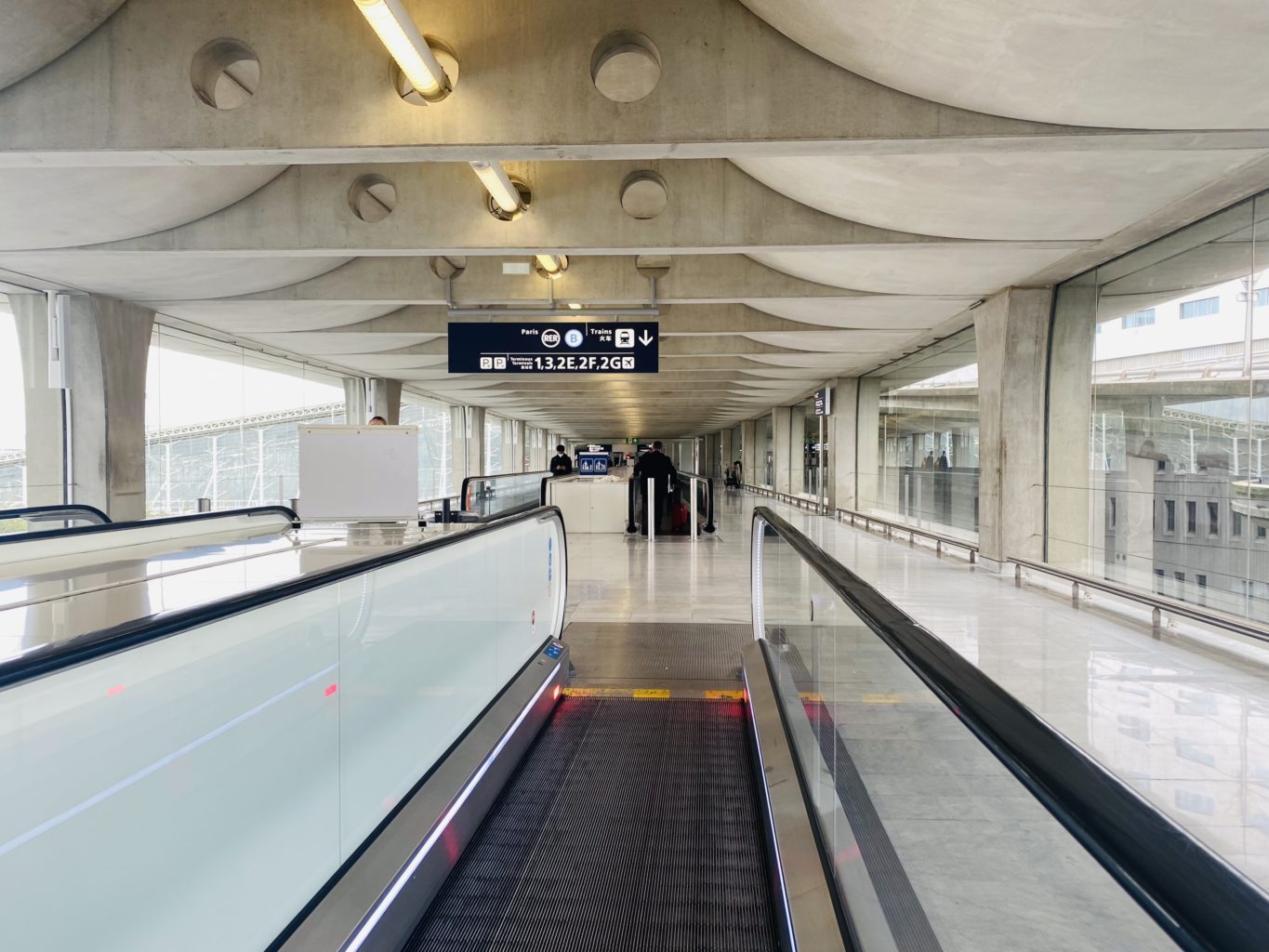 Parcours Entre Gare Tgv Rer Et Terminal Aeroport Charles De Gaulle