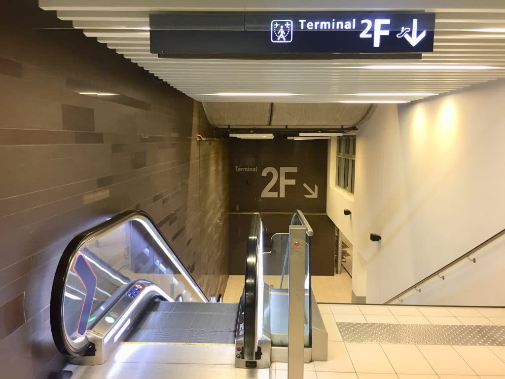 Correspondance Terminal 2E à 2F AEROPORT CHARLES DE GAULLE (Roissy CDG)