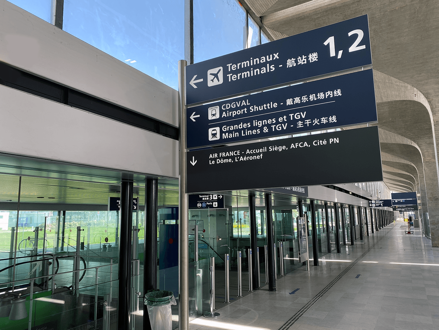 Parcours entre Terminal 2 et Terminal 3 AEROPORT CHARLES DE GAULLE (Roissy CDG)